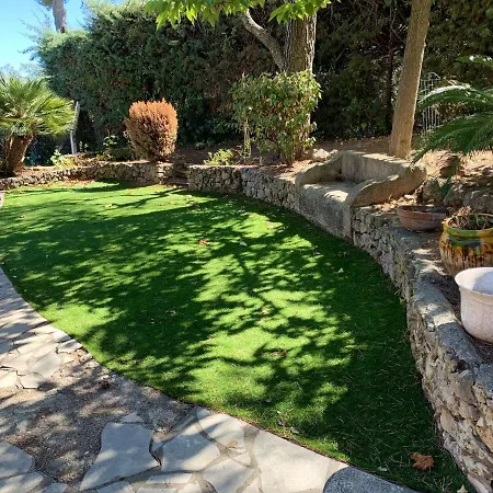 Avec Piscine à Saint-raphaël Et Vue Sur La Montagne *