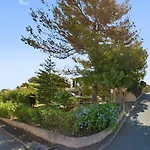 Avec Piscine A Saint-raphael Et Vue Sur La Montagne Villa