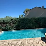 Avec Piscine A Saint-raphael Et Vue Sur La Montagne Villa Saint-Raphaël