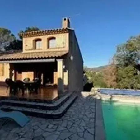Avec Piscine A Saint-raphael Et Vue Sur La Montagne Villa *