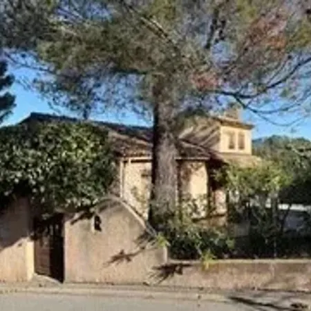 Villa Avec Piscine A Saint-raphael Et Vue Sur La Montagne *