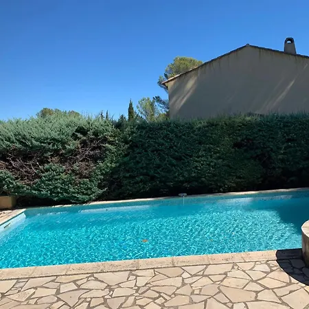 Avec Piscine A Saint-raphael Et Vue Sur La Montagne Villa Saint-Raphaël