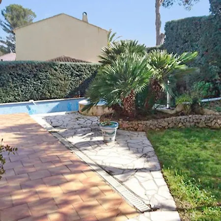Avec Piscine A Saint-raphael Et Vue Sur La Montagne Villa *