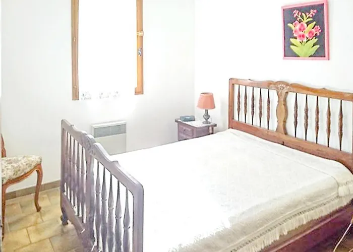 Avec Piscine A Saint-raphael Et Vue Sur La Montagne Villa *