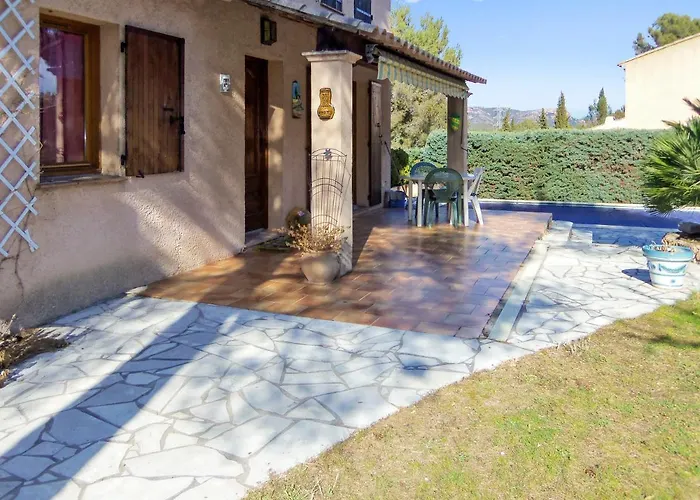 Avec Piscine A Saint-raphael Et Vue Sur La Montagne 빌라 Saint-Raphaël