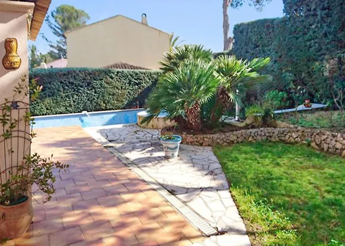 Avec Piscine A Saint-raphael Et Vue Sur La Montagne 빌라 Saint-Raphaël