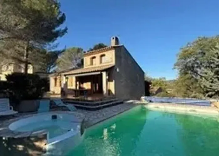 빌라 Avec Piscine A Saint-raphael Et Vue Sur La Montagne *