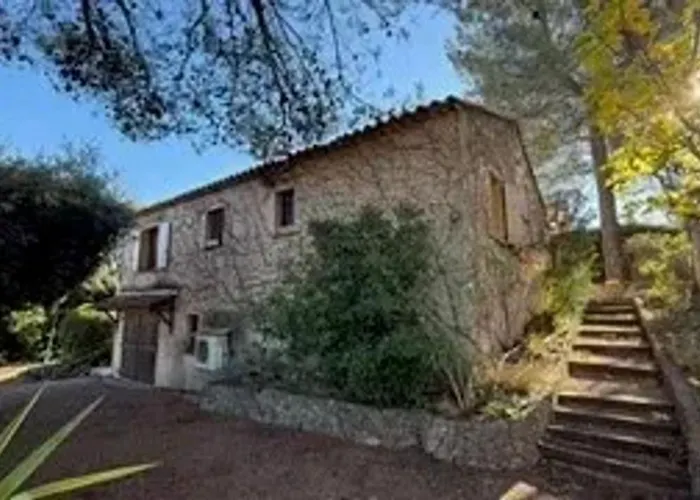 Avec Piscine à Saint-raphaël Et Vue Sur La Montagne