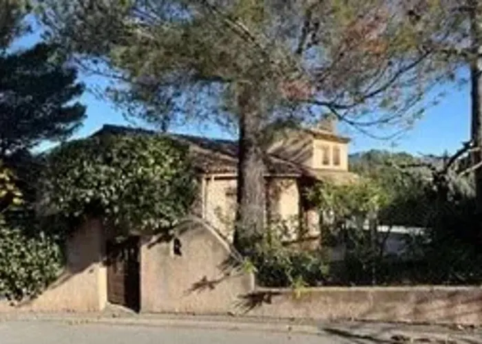Villa Avec Piscine à Saint-raphaël Et Vue Sur La Montagne *