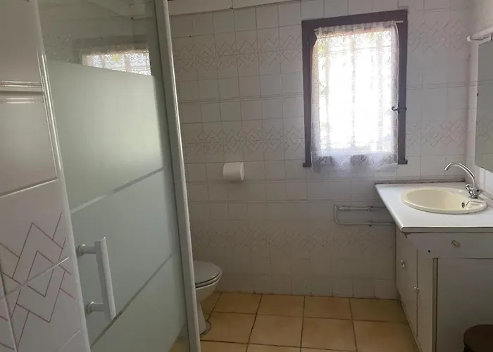 Avec Piscine A Saint-raphael Et Vue Sur La Montagne 빌라 Saint-Raphaël