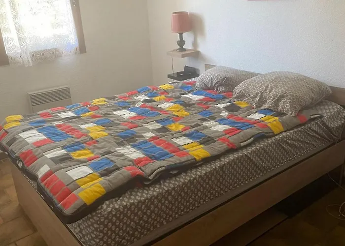 Avec Piscine à Saint-raphaël Et Vue Sur La Montagne Villa