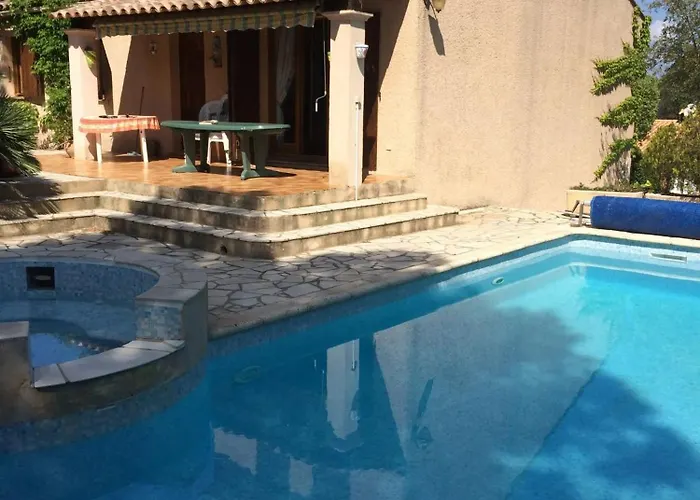 Avec Piscine à Saint-raphaël Et Vue Sur La Montagne Villa Saint-Raphaël